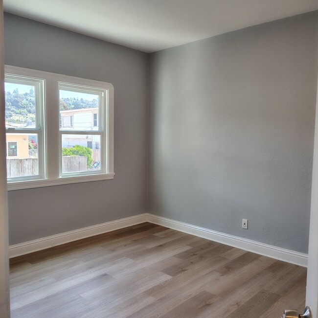 Foto del edificio - 2684 73rd Ave