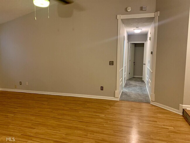 Building Photo - 401 Rockingham Ln