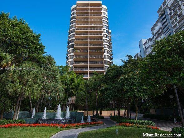 Primary Photo - 10175 Collins Ave