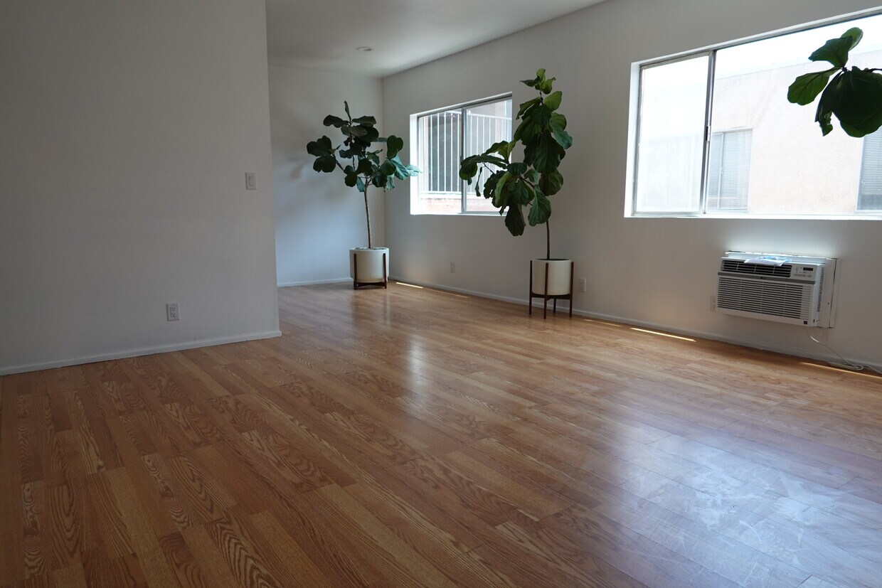 Foto del edificio - 433 Cottage Home St