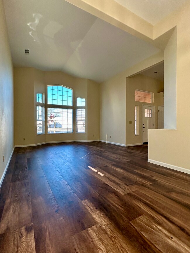 Foto del edificio - 366 Hollyhock Cir