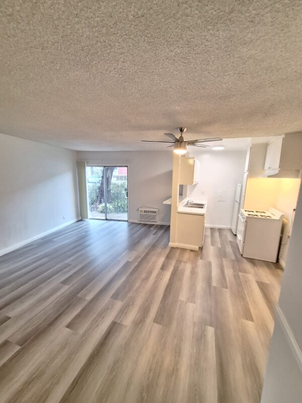 Foto principal - 4660 Kester Ave
