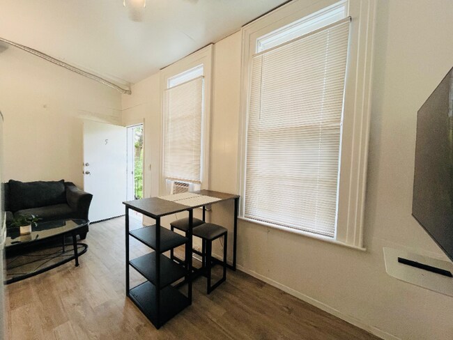 Foto del edificio - 920 N 9th St Rd