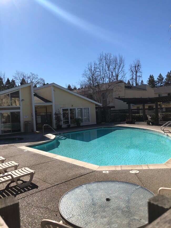 3076 Marlow Rd Unit F231, Santa Rosa, CA 95403 Condo for Rent in