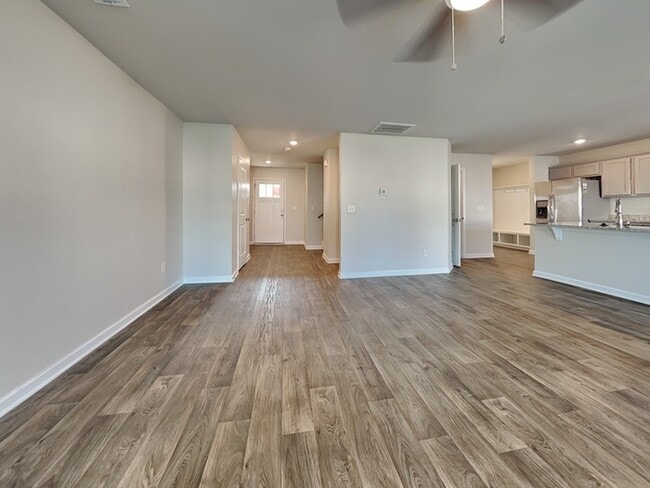 Building Photo - 43 Blue Fescue Way