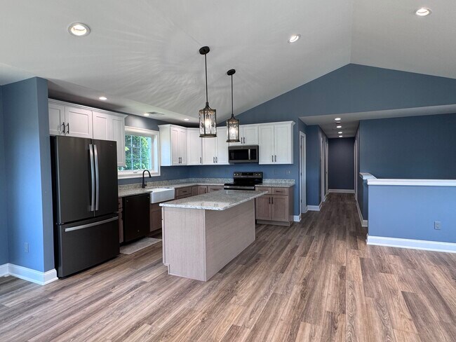 Building Photo - 21 Charles St