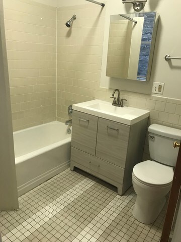 Foto del edificio - 3744 N Racine Ave