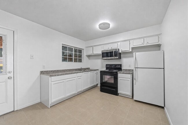 Building Photo - 12054 Beechnut St