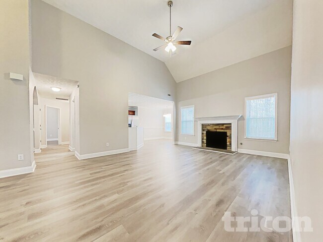 Building Photo - 110 Brooks Cir