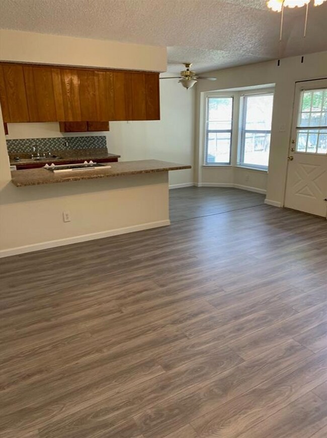 Photo - 7304 Meadowbrook Dr House