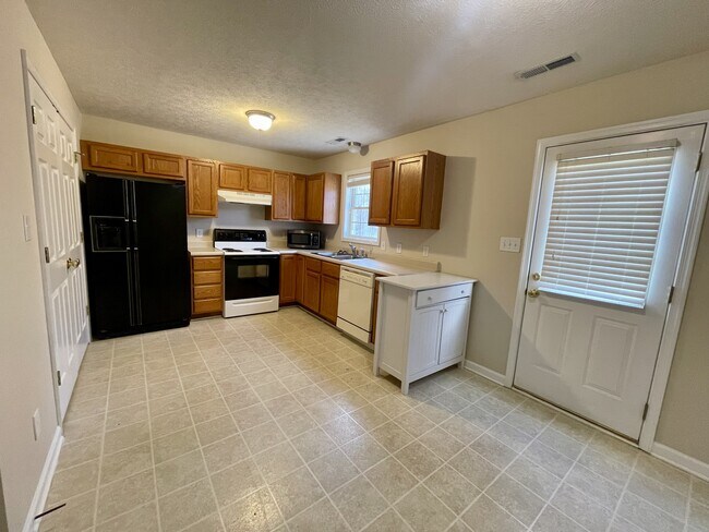 Foto del edificio - 125 Primrose Ln