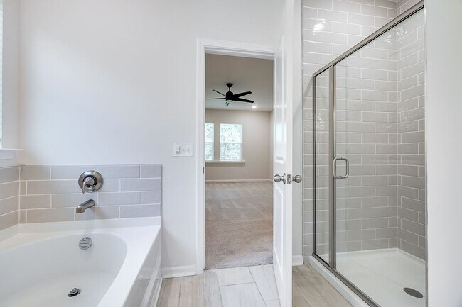 Foto del edificio - Beautiful Four Bedroom Home Now Available ...