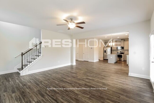Foto del edificio - HOME FOR RENT!!