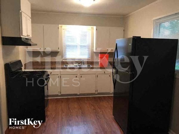 Foto del edificio - 16784 Bulger Ave