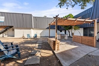 Building Photo - 1720 Wooten Park Dr