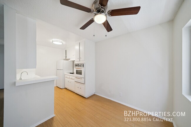 Foto del edificio - 7030 Lanewood Ave