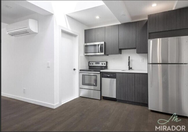 Foto del edificio - 2 bedroom in New York NY 10014