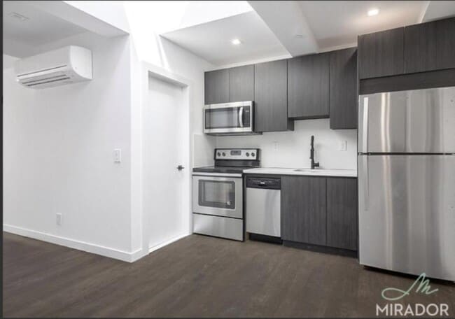 Building Photo - 2 bedroom in New York NY 10014