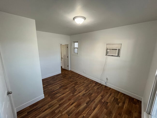 Building Photo - 1608 Hayes Ave