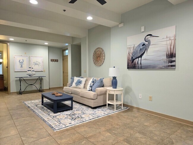 Foto del edificio - Ground floor 2/2 at The Enclave at Oak Hill