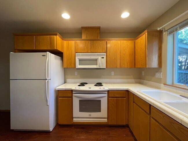 Foto del edificio - 3Bd/2.5Ba Town Home in Forest Grove ~ Incl...