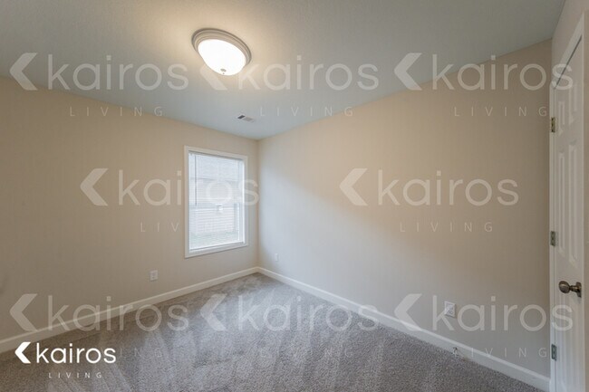 Building Photo - 1432 Maxwell Circle