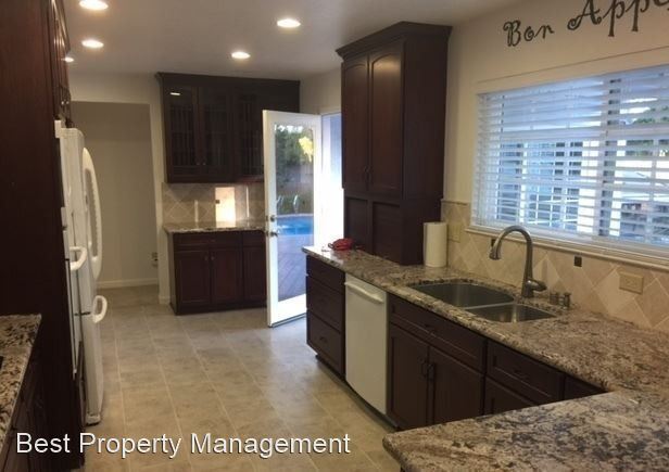 Building Photo - 5 br, 3 bath House - 719 Via Del Sol