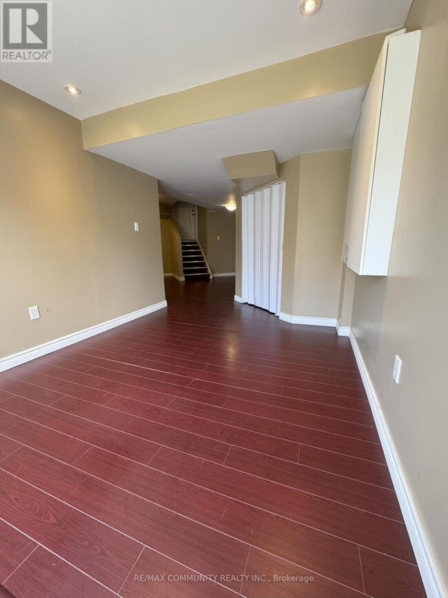 Building Photo - 21 Pickthall Terrace