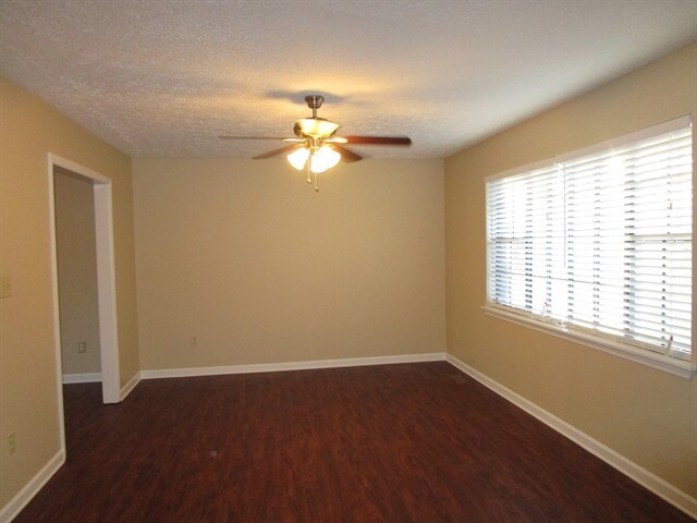 Building Photo - 6622 Melandre Dr