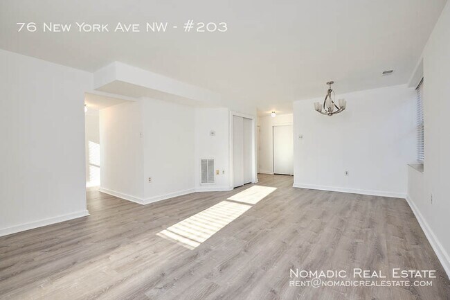 Foto del edificio - 76 New York Ave NW