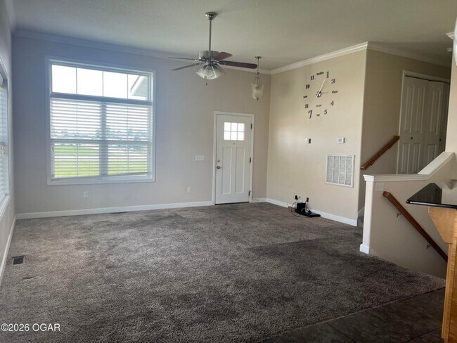 Foto del edificio - 2823 E 19th St