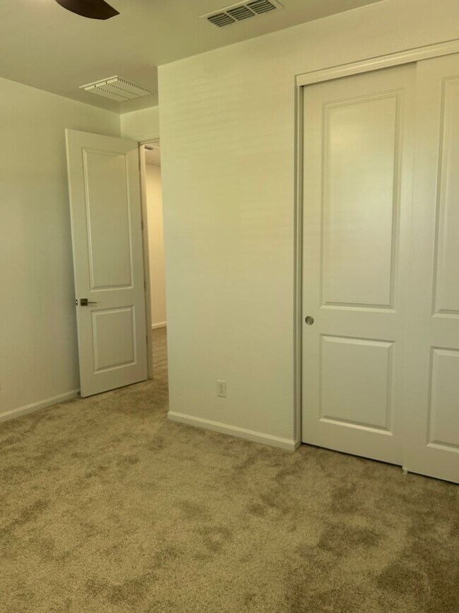 Foto del edificio - Single story 4bedroom home in North Copper Canyon