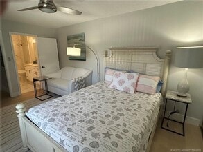 Building Photo - 2807 SW Lakemont Pl