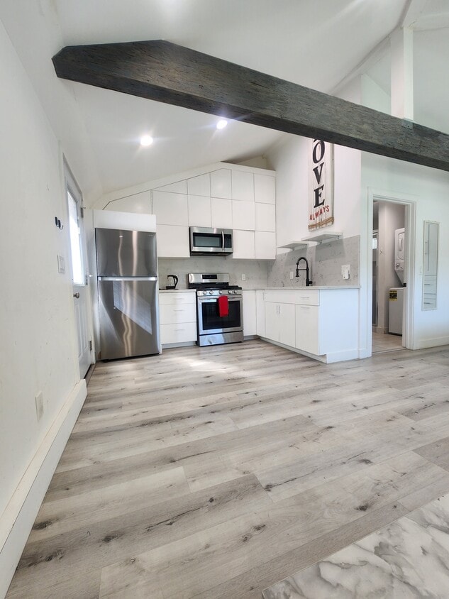 Primary Photo - 6307 Calvin Ave