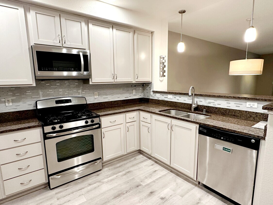 1388 Broadway Unit 201, Millbrae, CA 94030 Condo for Rent in Millbrae