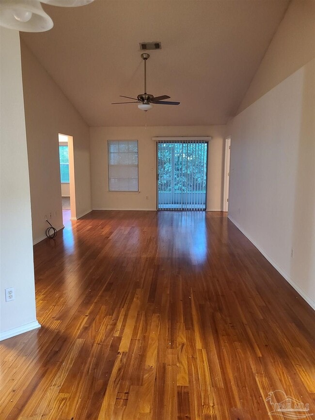 Building Photo - 358 Mirabelle Dr