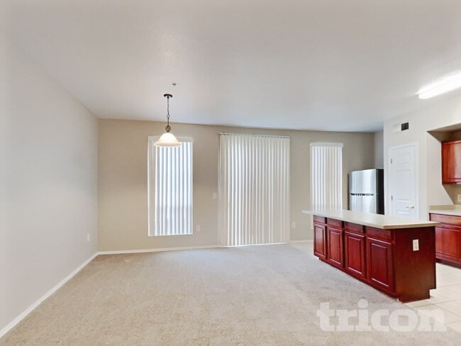 Foto del edificio - 18250 N Cave Creek Rd