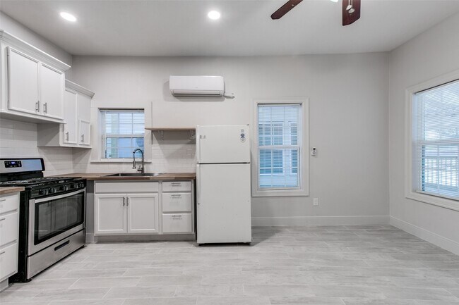 Building Photo - 7133 Avenue C