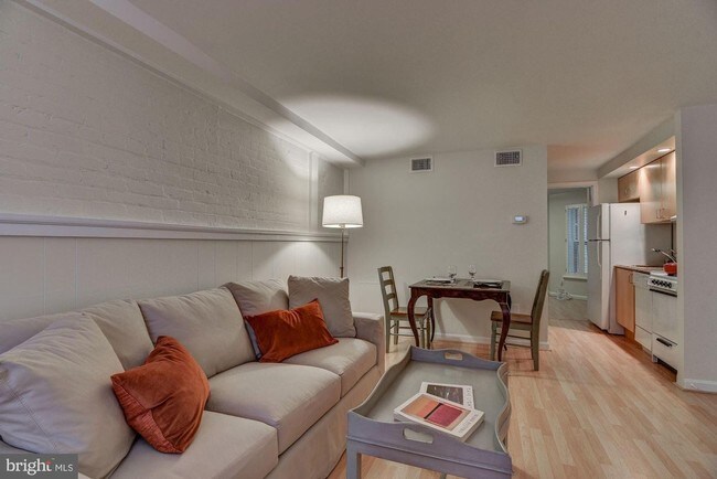 Foto del edificio - 1747 Church St NW
