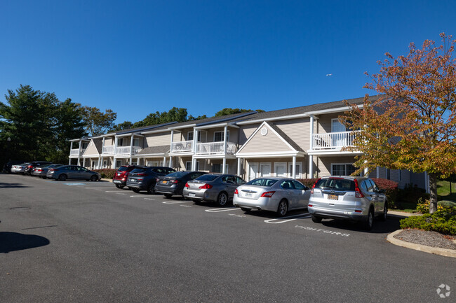 Building Photo - Woodbury Gardens