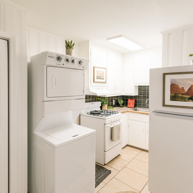 Building Photo - True 1 Bedroom Near FSU