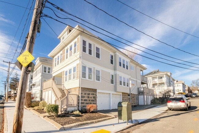 Building Photo - 76 Westglow St