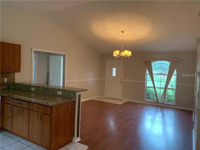 Building Photo - 638 Raven Ct