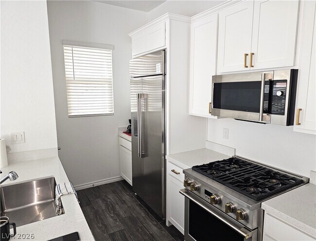 Foto del edificio - 921 Mayfield Mnr Ln