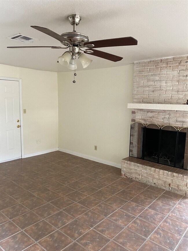Building Photo - 14516 Woodforest Blvd