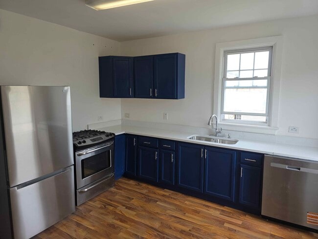 Building Photo - 1633 McDaniel Ave