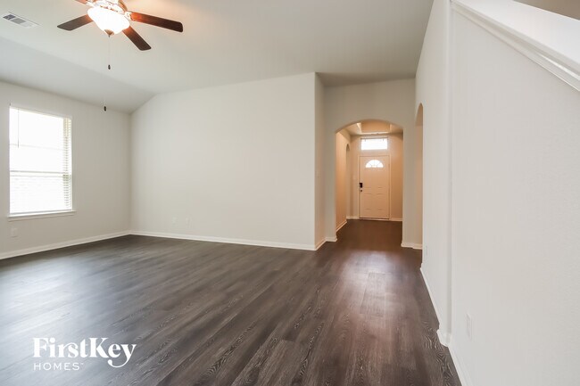 Building Photo - 119 Lk Wy Cir