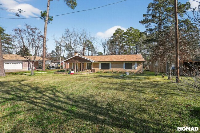 Building Photo - 372 Creekside Estates