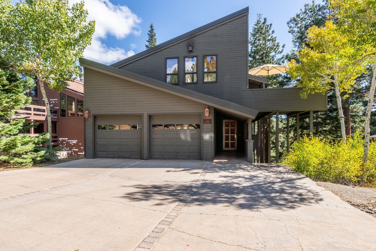 Foto principal - 283 Monterey Pine Rd