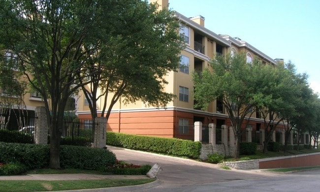 Riviera at West Village Apartments Dallas, TX